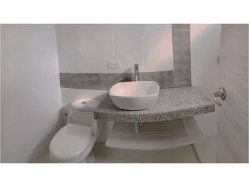 VENDO: COSTA SOL - 4 DORMITORIOS 1 EN P.B. CON BAÑOS COMPLETOS - COCINA - PATIO