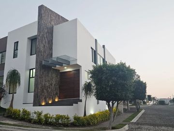 Exclusiva Residencia en Venta – Lomas de Angelópolis