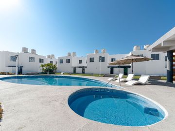 Casa en Coto Exclusivo con Amenidades y Seguridad