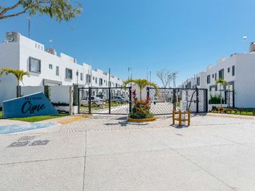 Casa en Coto Exclusivo con Amenidades y Seguridad