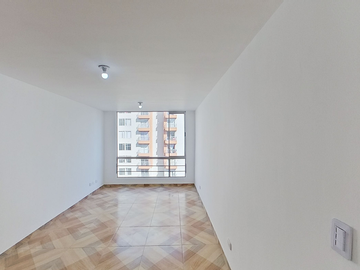 APARTAMENTO EN VENTA UBICADO CERCA AL CENTRO COMERCIAL VENTURA TERREROS