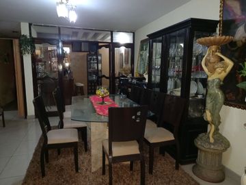 VENTA DE CASA EN EXCLUSIVA URBANIZACIÓN SANTA LEONOR EN CHORRILLOS