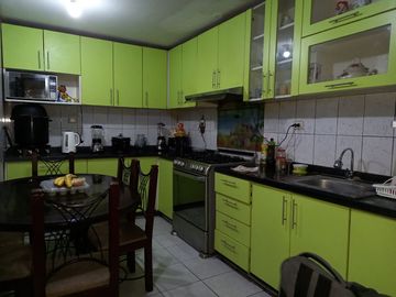 VENTA DE CASA EN EXCLUSIVA URBANIZACIÓN SANTA LEONOR EN CHORRILLOS