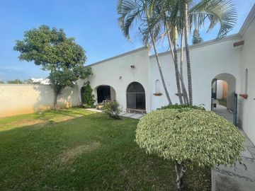 CASA EN AGUA HEDIONDA CON TODOS LOS SERVICIOS
