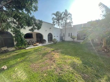 CASA EN AGUA HEDIONDA CON TODOS LOS SERVICIOS