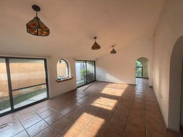 CASA EN AGUA HEDIONDA CON TODOS LOS SERVICIOS