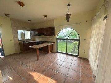 CASA EN AGUA HEDIONDA CON TODOS LOS SERVICIOS