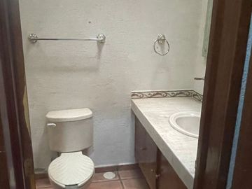CASA EN AGUA HEDIONDA CON TODOS LOS SERVICIOS