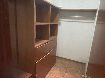 CASA EN AGUA HEDIONDA CON TODOS LOS SERVICIOS