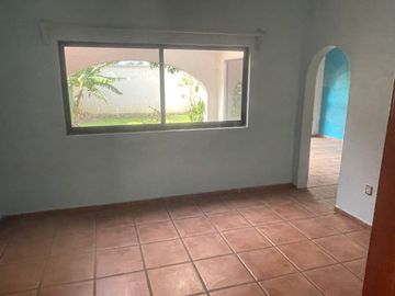 CASA EN AGUA HEDIONDA CON TODOS LOS SERVICIOS