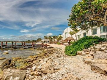 Santamar Akumal - Departamento de 2 Recamaras con Vista al Mar en Venta
