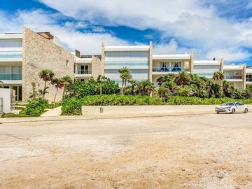 Santamar Akumal - Departamento de 2 Recamaras con Vista al Mar en Venta
