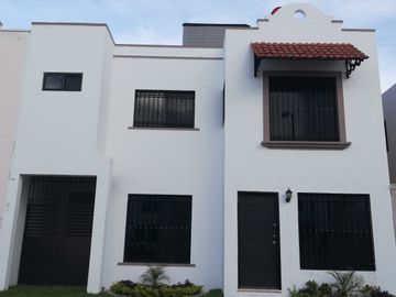 Casa en Venta de DOS Plantas en Gran Santa Fe, Mérida Yucatán
