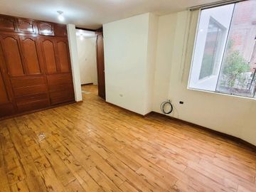 ALQUILO TRIPLEX A LA ENTRADA DE LA VILLA MEDICA