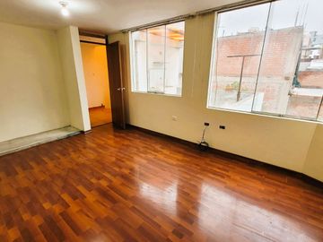 ALQUILO TRIPLEX A LA ENTRADA DE LA VILLA MEDICA