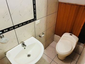ALQUILO TRIPLEX A LA ENTRADA DE LA VILLA MEDICA