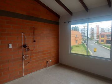 EN VENTA CASA EN CONJUNTO CERRDAO ENTREPINOS
