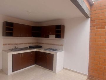 EN VENTA CASA EN CONJUNTO CERRDAO ENTREPINOS