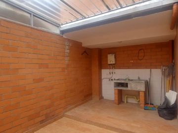 EN VENTA CASA EN CONJUNTO CERRDAO ENTREPINOS