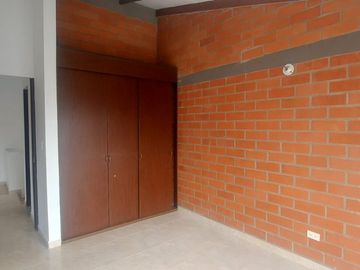 EN VENTA CASA EN CONJUNTO CERRDAO ENTREPINOS