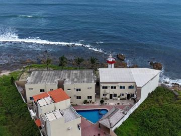 Ballenita - Punta Faro, amplio y moderno departamento frente al mar con balcón y dentro de condominio privado