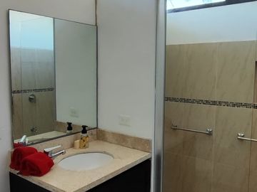 𝗥𝗘𝗡𝗧𝗔 𝗧𝗢𝗪𝗡𝗛𝗢𝗨𝗦𝗘 𝗠É𝗥𝗜𝗗𝗔, 𝗬𝗨𝗖𝗔𝗧Á𝗡 🏡 📍𝗕𝗘𝗡𝗜𝗧𝗢 𝗝𝗨𝗔𝗥𝗘𝗭