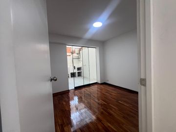 Departamento Remodelado En Barrio Medico - Surquillo