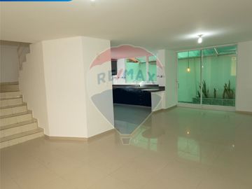 CASA EN AV. RAFAEL SANCHEZ, YUYUCOCHA, IBARRA