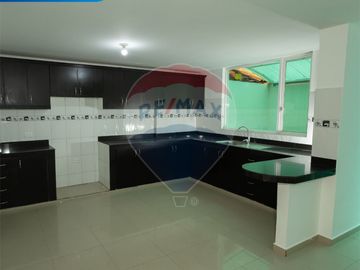 CASA EN AV. RAFAEL SANCHEZ, YUYUCOCHA, IBARRA