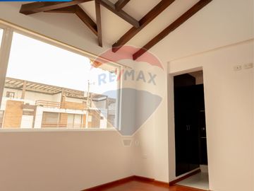 CASA EN AV. RAFAEL SANCHEZ, YUYUCOCHA, IBARRA
