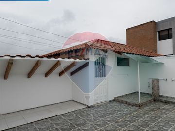 CASA EN AV. RAFAEL SANCHEZ, YUYUCOCHA, IBARRA