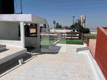 VENTA CASA A UNAS CALLES DE ZAVALETA  cerca de recta a cholula, angelopolis, La Paz, UPAEP, MADERO, IBERO  dentro de privada