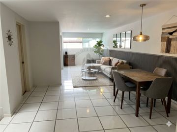 EXCELENTE OPORTUNIDAD DE INVERSIÓN 
VENTA DE CASA A UNAS CUADRAS DE ZAVALETA Y prolongación de la 25 pte  a un lado de la gran bodega a precio de Remate