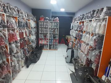 Oportunidad Unica: Se Vende Hermosa Casa De 3 Pisos Con Lindos Acabados - Mas Locall
