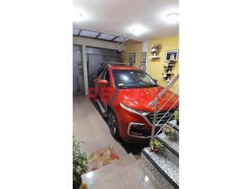 Oportunidad Unica: Se Vende Hermosa Casa De 3 Pisos Con Lindos Acabados - Mas Locall