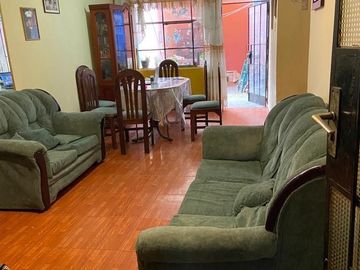 CASA EN VENTA DE 3 PISOS CON ZONIFICACION COMERCIAL EN AV. ANTUNEZ DE MAYOLO