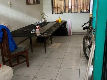 CASA EN VENTA DE 3 PISOS CON ZONIFICACION COMERCIAL EN AV. ANTUNEZ DE MAYOLO