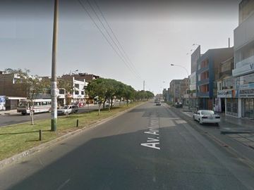 CASA EN VENTA DE 3 PISOS CON ZONIFICACION COMERCIAL EN AV. ANTUNEZ DE MAYOLO