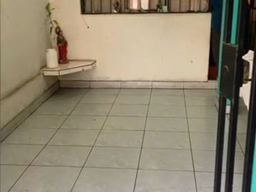 CASA EN VENTA DE 3 PISOS CON ZONIFICACION COMERCIAL EN AV. ANTUNEZ DE MAYOLO