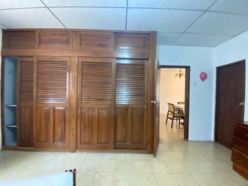 Se vende casa en La Alborada 12ava etapa a dos cuadras de la Av. Rodolfo Baquerizo Nazur