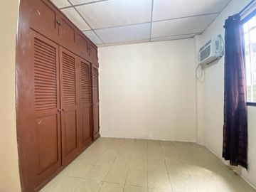 Se vende casa en La Alborada 12ava etapa a dos cuadras de la Av. Rodolfo Baquerizo Nazur