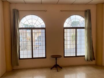 Se vende casa en La Alborada 12ava etapa a dos cuadras de la Av. Rodolfo Baquerizo Nazur
