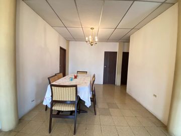 Se vende casa en La Alborada 12ava etapa a dos cuadras de la Av. Rodolfo Baquerizo Nazur