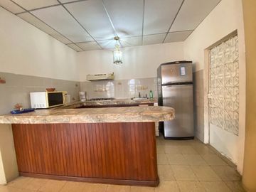 Se vende casa en La Alborada 12ava etapa a dos cuadras de la Av. Rodolfo Baquerizo Nazur