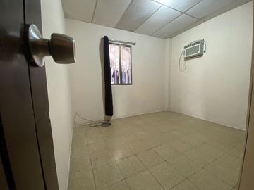 Se vende casa en La Alborada 12ava etapa a dos cuadras de la Av. Rodolfo Baquerizo Nazur