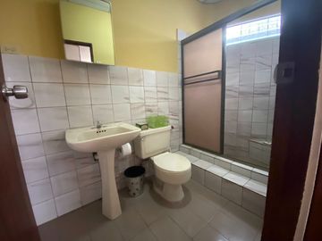 Se vende casa en La Alborada 12ava etapa a dos cuadras de la Av. Rodolfo Baquerizo Nazur