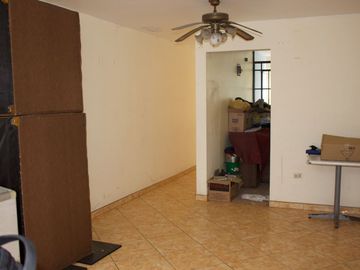 🚨EN VENTA CASA COMERCIAL EN PLENA ZONA DE ALTO COMERCIO A ESPALDAS DE MEGAPLAZA🚨