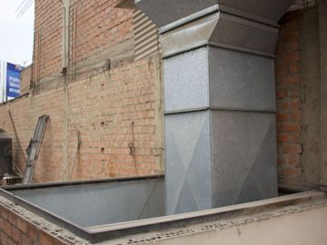 🚨EN VENTA CASA COMERCIAL EN PLENA ZONA DE ALTO COMERCIO A ESPALDAS DE MEGAPLAZA🚨