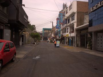 🚨EN VENTA CASA COMERCIAL EN PLENA ZONA DE ALTO COMERCIO A ESPALDAS DE MEGAPLAZA🚨
