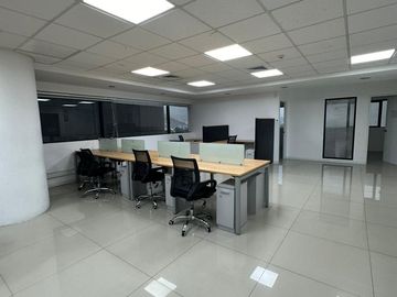 OFICINA EN ALQUILER O VENTA EN SANTIAGO DE SURCO 552m2